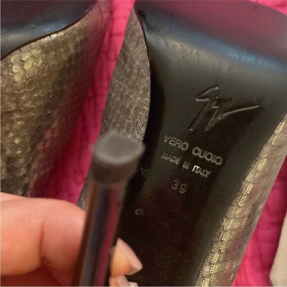 Giuseppe Zanotti Black Stiletto Heels with Pointed Toe, US9 - Picture 12 of 13